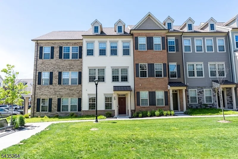 18 Cortland Ct