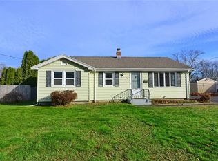 98 Merritt Ave, Tiverton, RI 02878