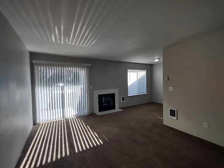 601 Sunset Ave NE #A — Photo 3