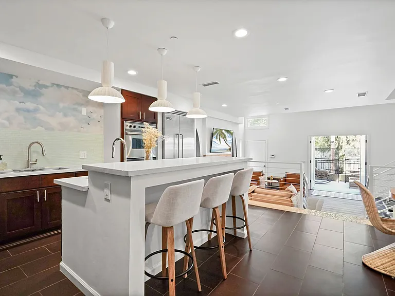 9842 Portola Dr — Photo 10