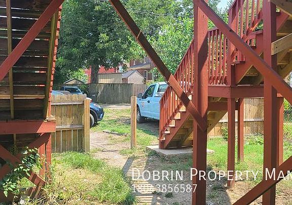 3rd image of 519.5 N Adams St