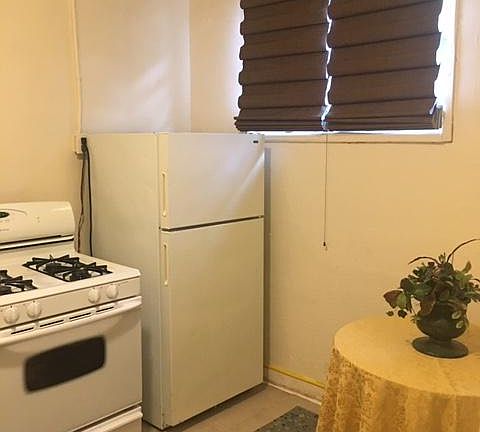 Blue Sky Apartments, Apt 14 - Kitchen area