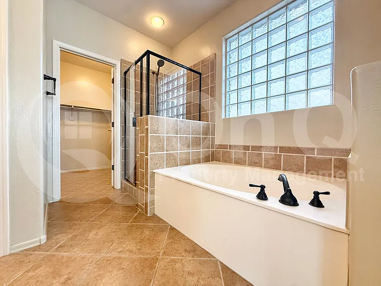 2848 E Fandango Dr — Photo 21
