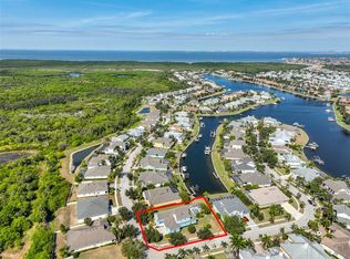 613 Manns Harbor Dr, Apollo Beach, FL 33572