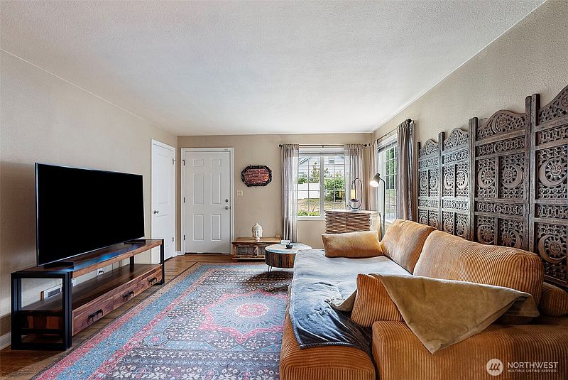 5th image of 1827 Orange Street SE