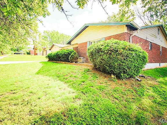 3rd image of 12783 Stoneridge Dr