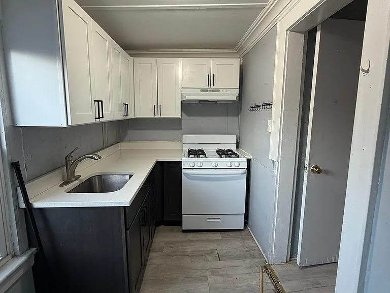 384 Sanford Ave #3 — Photo 1