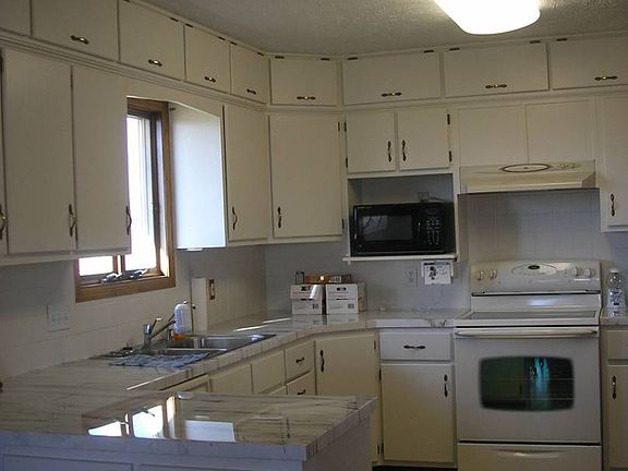 3rd image of 610 N Williams Dr
