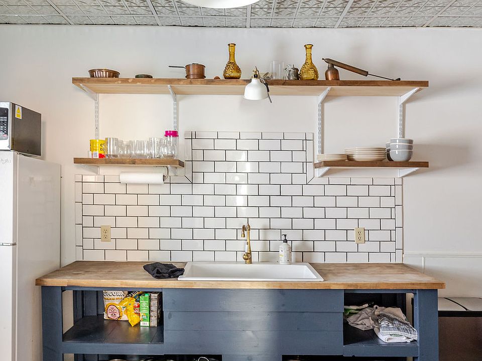Separate / Enclosed Kitchen