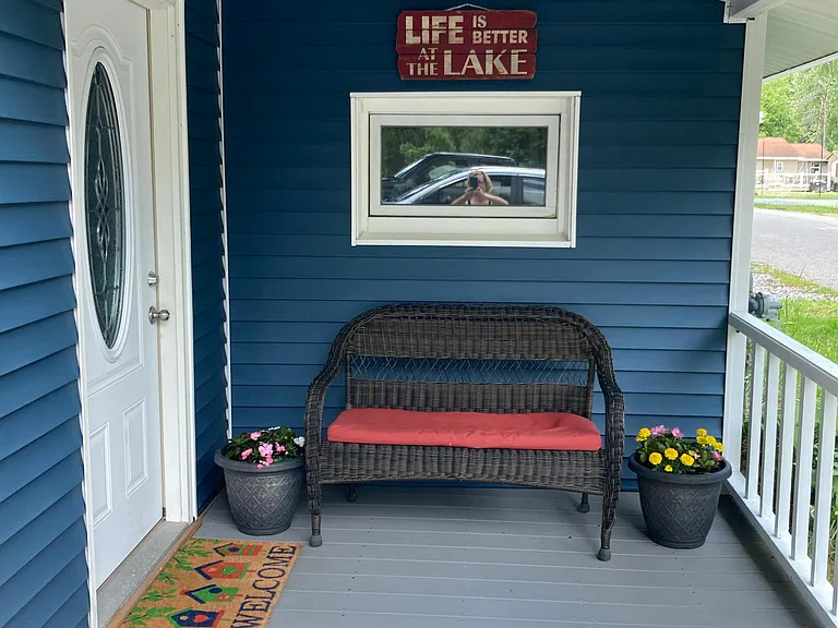 103 Eastside Dr — Photo 1