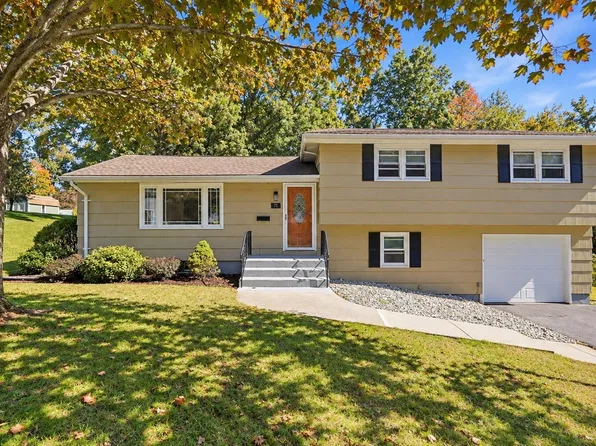 71 Woodside Rd, Ludlow, MA 01056