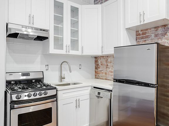 3rd image of 349 Convent Ave #A1