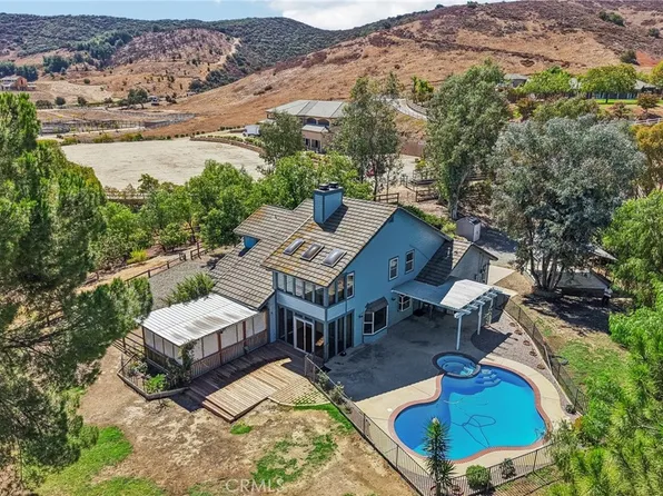 20450 Wendy Ln, Murrieta, CA 92562