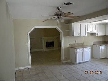 5th image of 2212 Los Altos St