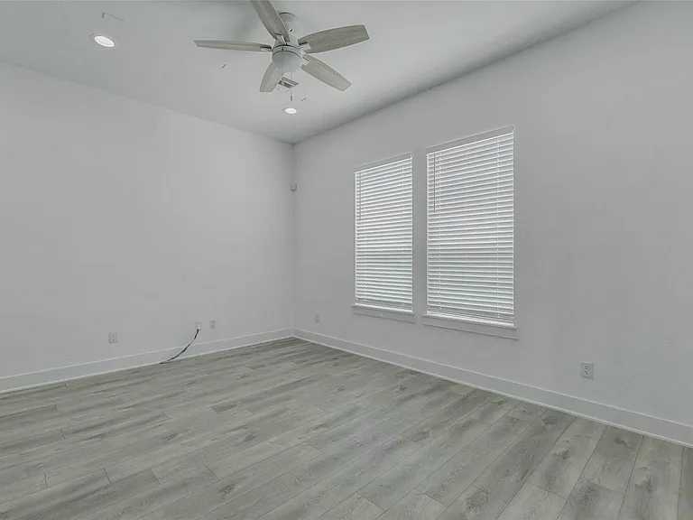 5705 Elysium St — Photo 13
