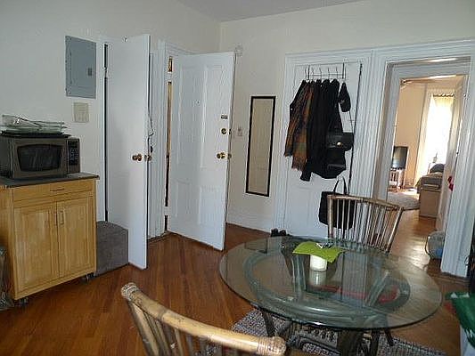 3rd image of 201 11th St #2