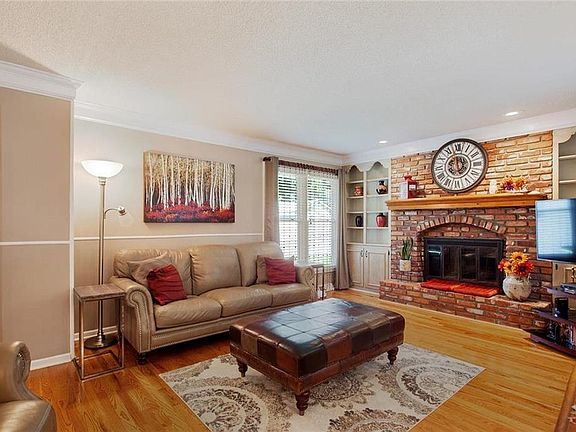 2nd image of 5106 Ballentine St