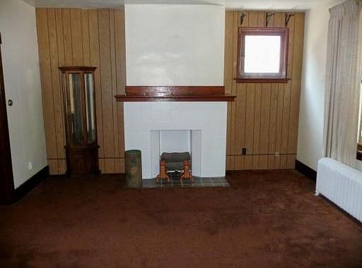 Living Room w/Decorative Fireplace
