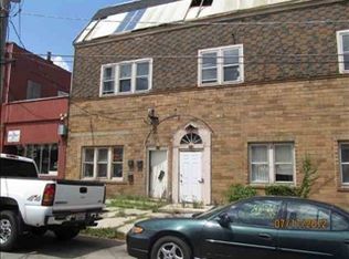 416 E Iroquois St, Freeport, IL 61032