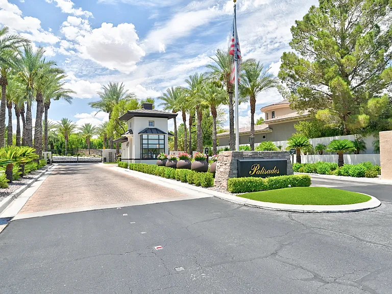 10212 Stone Briar Ct — Photo 136