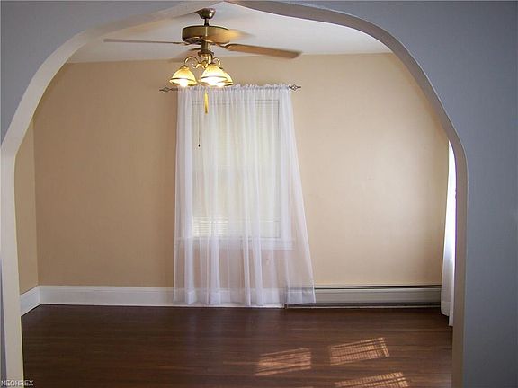 3rd image of 499 Moreley Ave