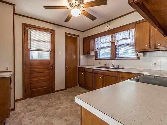 3rd image of 182 Hilbish Ave