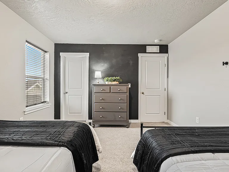 3882 E Berwick Dr — Photo 30