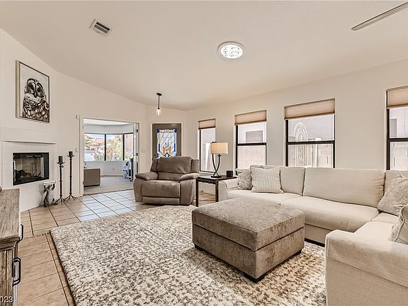 4th image of 113 Laguna Ln