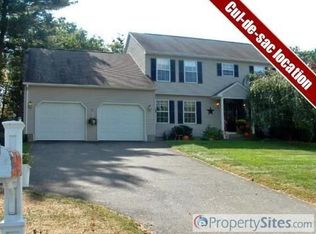 4 Hemlock Dr, Holyoke, MA 01040