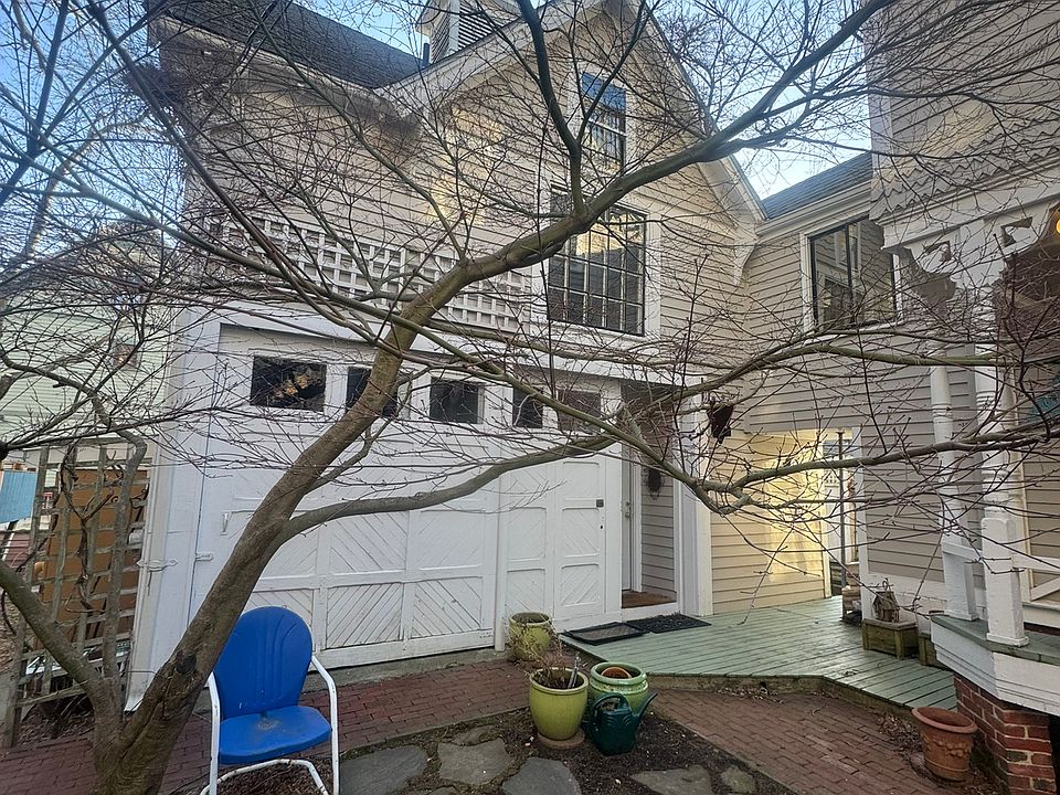 1st image of 15 Kidder Ave