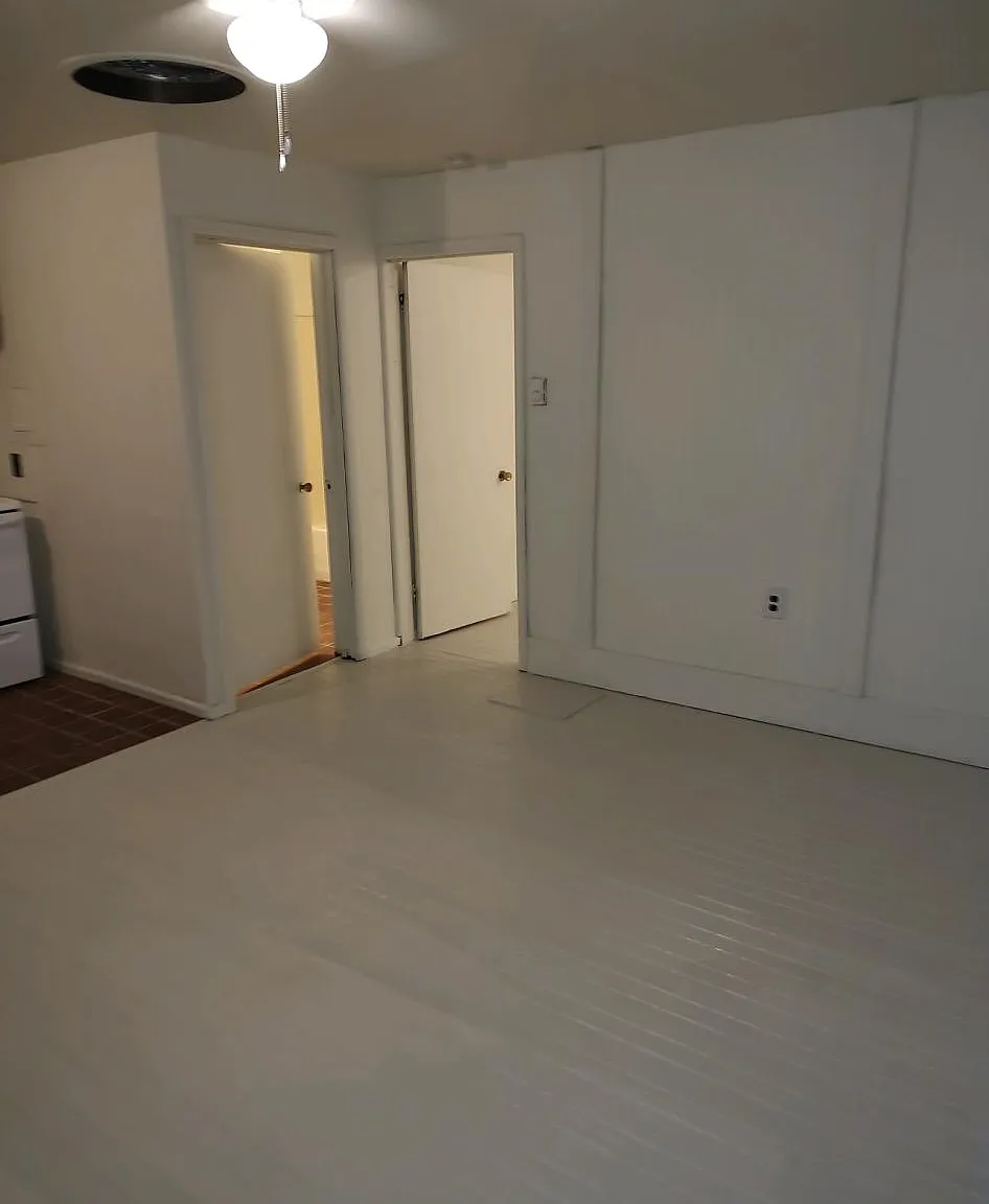 1 bed, 800 sqft, $700 — Photo 2