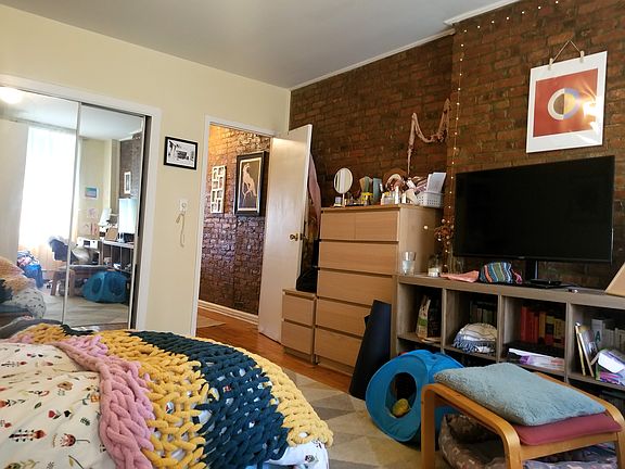 3rd image of 230 4th Ave #3R