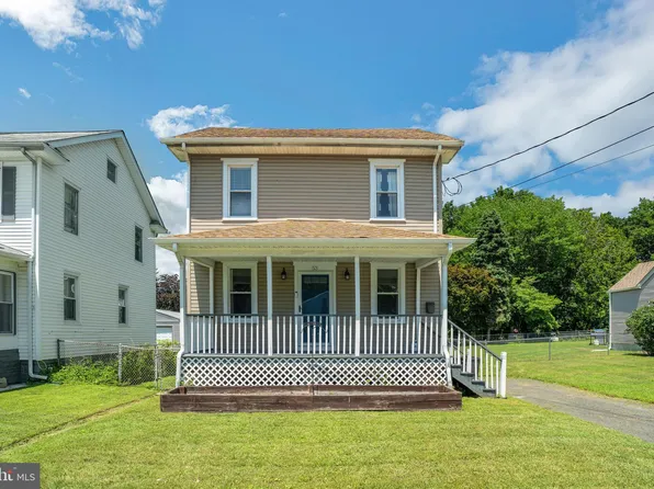 53 Apple Ave, Bellmawr, NJ 08031