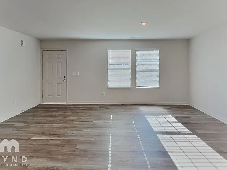 6807 Hardwick Ln — Photo 6