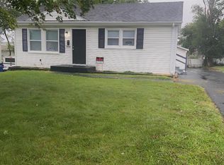 6817 Larry Ln, Saint Louis, MO 63134