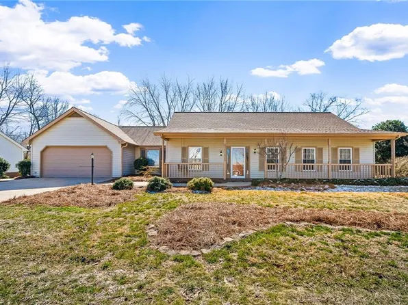 1760 Round Hill Cir, Kernersville, NC 27284