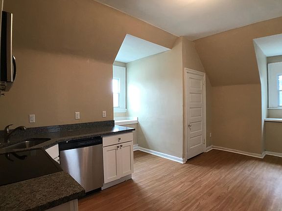 3rd image of 14 N Bryant Ave APT 3