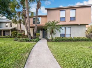 408 Sandtree Dr, Palm Beach Gardens, FL 33403