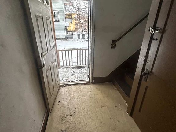 4th image of 3062 E 130th St