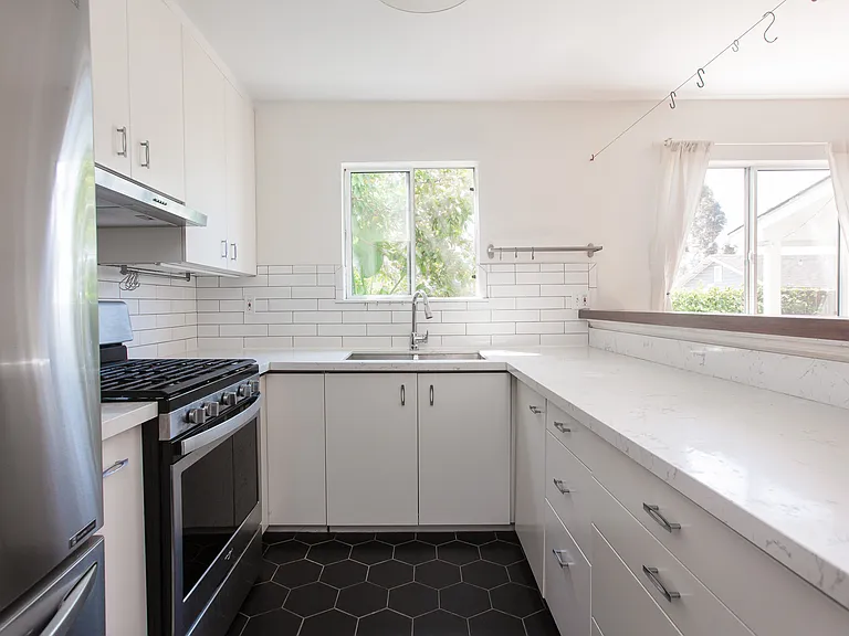 226 Dickerson Ave — Photo 10