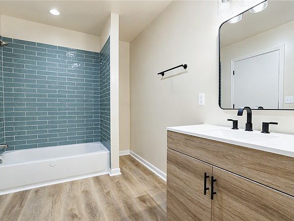 4th image of 106 Fruster St