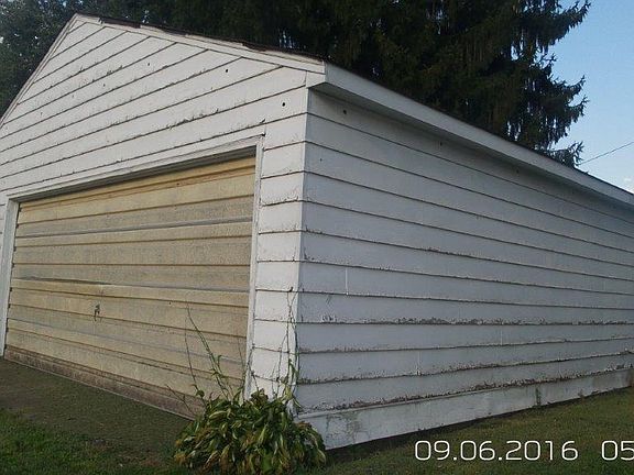3rd image of 229 Wood St