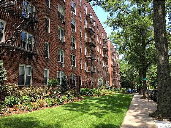 4th image of 4360 Douglaston Pkwy APT 506