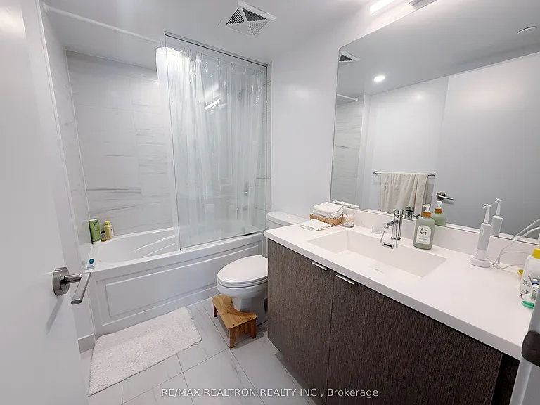 219 Dundas St E #1510 — Photo 10