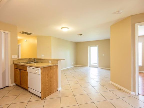 4th image of 4956/4958 24th St SW