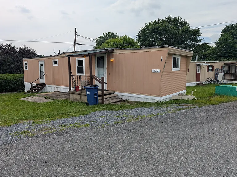 129 Ashlyn Dr — Photo 1