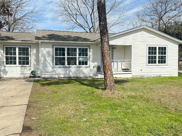 307 E 7th St, Kaufman, TX 75142