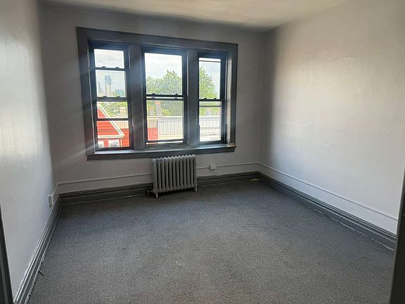 4th image of 319 Summit Ave #21E