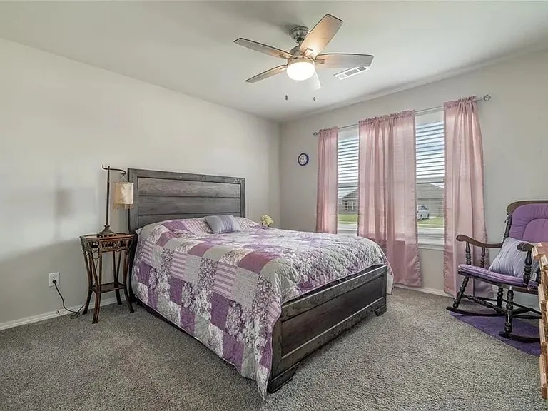 636 Woodcreek Loop — Photo 11