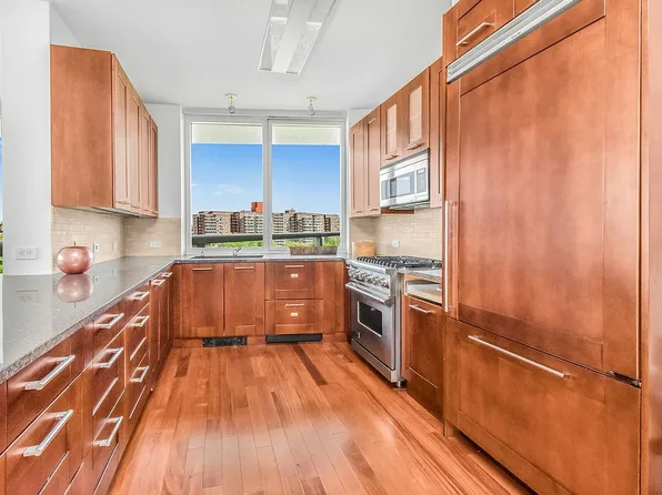 640 W 237th St APT 10C, Bronx, NY 10463